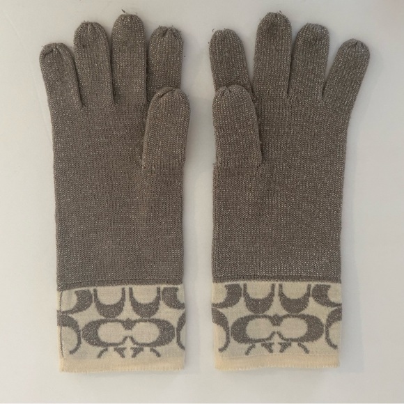 COACH Signature Logo Metallic Knit Gloves Grey Silver White Merino Wool NWOT - Picture 2 of 7